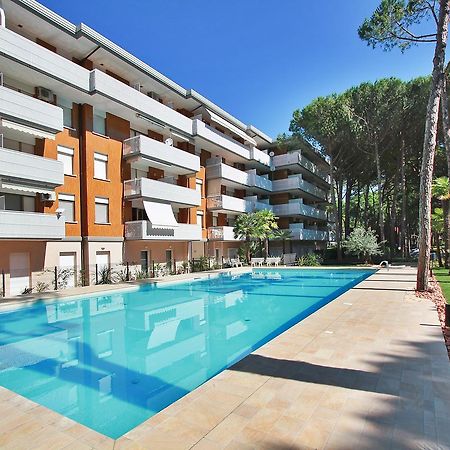 Condominio Schubert Lignano Sabbiadoro Exterior foto